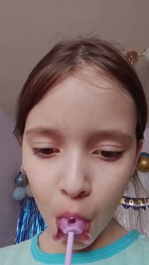 распаковка музыкальной конфеты