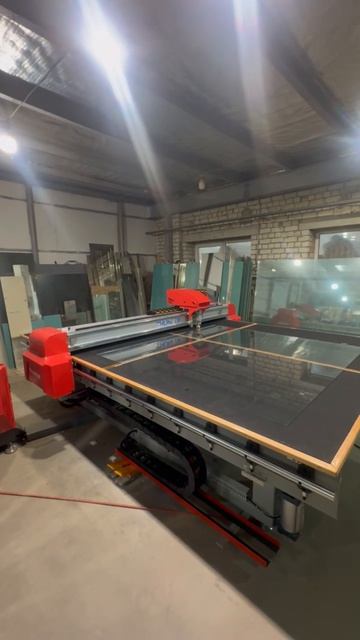 Запуск в работу Автоматического стола резки стекла серии PRAKTIK, модель АВ-2820