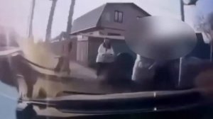 В Омске автомобиль вылетел на тротуар и сбил двух 14-летних школьниц: