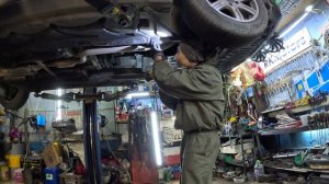 Ставим и снимаем защиту картера на мерседес Е200