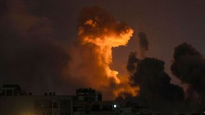 Израиль нанес ракетные удары по жилым домам в Бейруте этой ночь. Погибли не менее шести человек