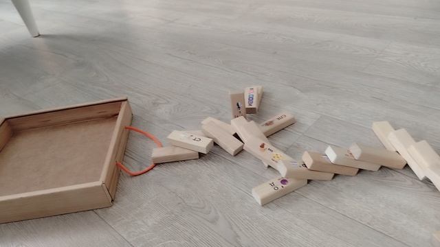 Запускаю деревянные палочки