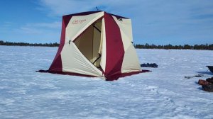 Рыбалка на щуку в ХМАО. Первая зимняя рыбалка среднего сына. Проверили яму на реке, и озеро.