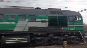 Высокая скорость, тепловоз 2М62Y-0070 следует резервом