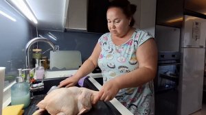 ЗАПЕКАЮ БРОЙЛЕРНОГО ПЕТУШКАС КАРТОФЕЛЕММОРКОВКОЙКРАСНЫМИ ПЕРЦАМИИ ЛУЧКАМИ