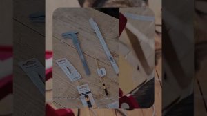 1000054548.mp4 (Собака наблюдает за устройством лестницы на 2-ой этаж в доме А-фрейм)