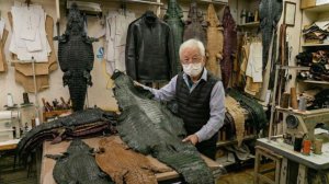 6 крокодилов превратились в куртку за 3.000.000 рублей. Мастер экзотической кожи.