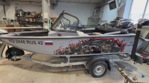 Работа нашего кемеровского сервиса- лодка Волжанка 46 с индивидуальным дизайном бортов + Parsun 60