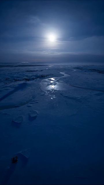 Зимняя ночь: красота ледяного пейзажа #природа #зима #пейзаж