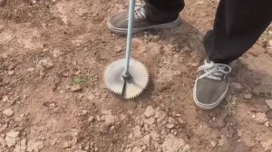 Самодельный бур для посадки растений из диска от циркулярки