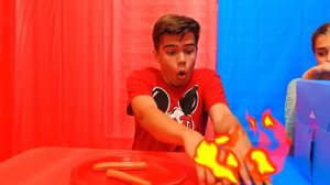 Артем и Настя пытаются выбраться из квест комнаты ｜ Сбо