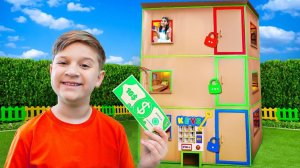 Рома и Друзья проводят Отпуск в КАРТОННОМ Отеле