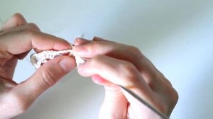 Не все в восторге от этого узора крючком. Но я решила связать им пуловер. Показываю, как он вяжется