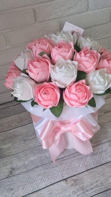 букет из конфет и гофробумаги