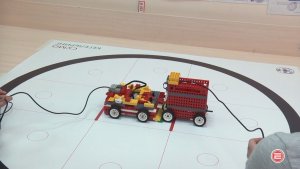 На фестивале роботов в Ревде показали луноход, Таракашку Жору и умный дозатор