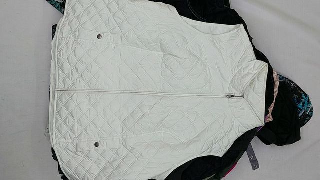 Куртки весна-осень взрослые  секонд оптом 9 пак