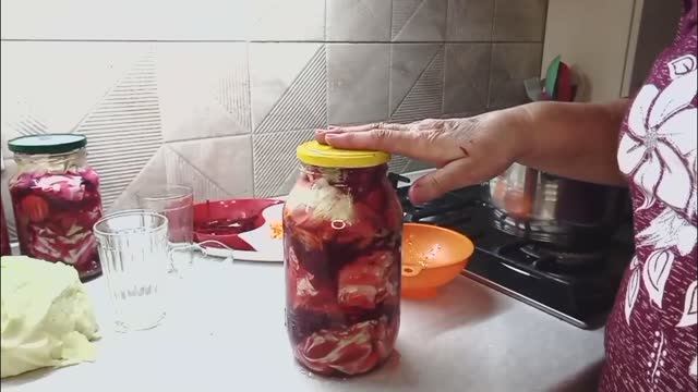 готовлю капусту пелюстка (кусками со свеклой)