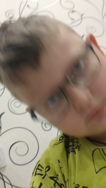 мне вытащили из руки спыццы и я лежу дома у меня швы