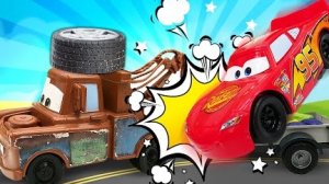 МУЛЬТИКИ ПРО МАШИНКИ 🚗 МОЛНИЯ МАКВИН И НЕВЕРОЯТНЫЕ ТРЮКИ. СКОРОСТНОЙ СПУСК И МИМОЛЕТНЫЕ ВИРАЖИ