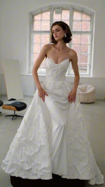 Свадебное платье Эверест из коллекции «Все вершины мира у твоих ног» 2026 от бренда Дивино Роуз