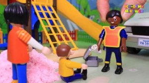 Видео для детей с игрушками Плеймобил - Доктор!