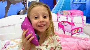 Настя и её новая кровать-карета для принцессы