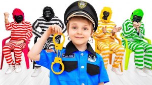 Пять обезьян сбежали из полицейского участка!