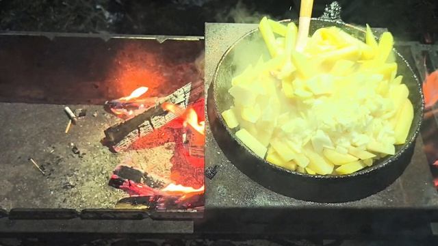 Жареная картошка с грибами на мангале