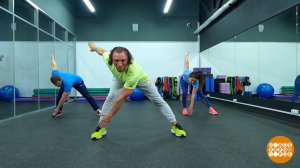 Фитнес-разминка: поклонились - подпрыгнули! Доброе утро. Фрагмент выпуска от 02.04.2026