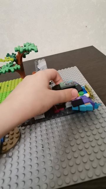 Это я построил из лего но это покачто не завершено