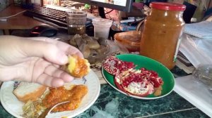 Мукбанг . Еда на камеру . Картофель в мундирах . Грудинка . Щечки . Икра кабачковая . Сок. Болталка