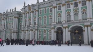 Документальный фильм "Дворцовая площадь"