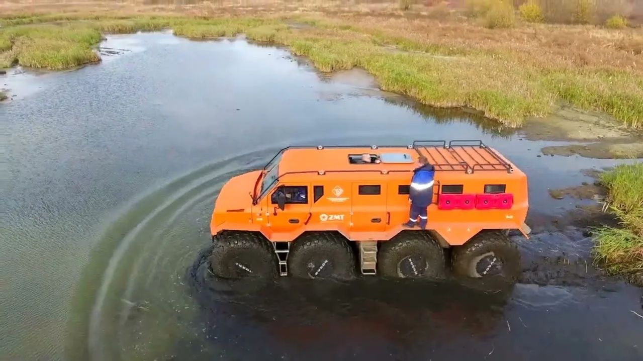 Скат, Русак, Титан и робот на колёсиках.