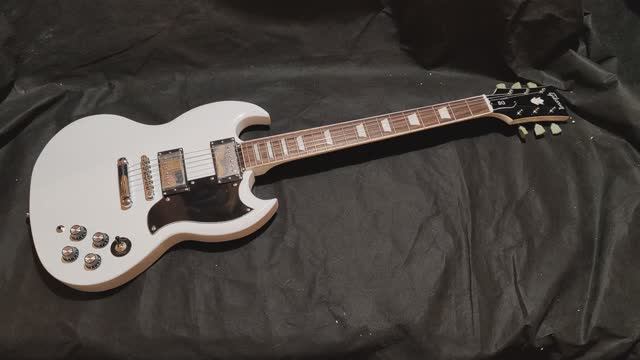 Обзор сборки китайской реплики Gibson SG белая