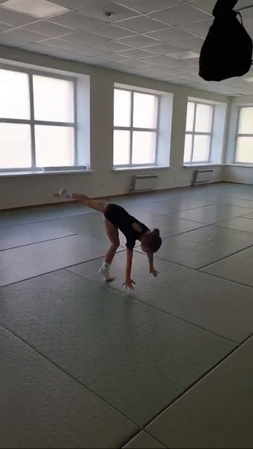 Переворот назад. Переворот вперёд. Гимнастика