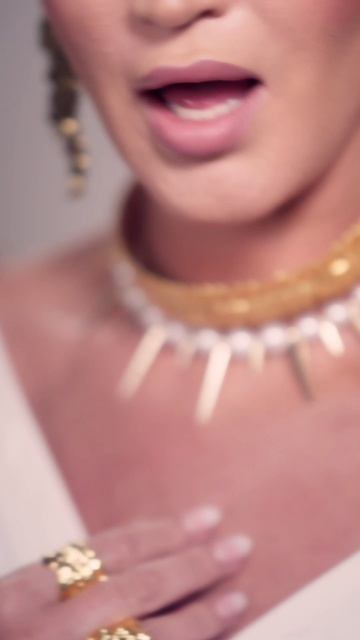 00:00
Премьера песни!
Ольга Бузова — «Раненые раны» 

#ольгабузова #раненыераны #премьера #скоро