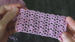Искала этот узор крючком, чтобы связать летний топ. Показываю, как он вяжется