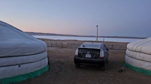 Озеро Угий нуур.