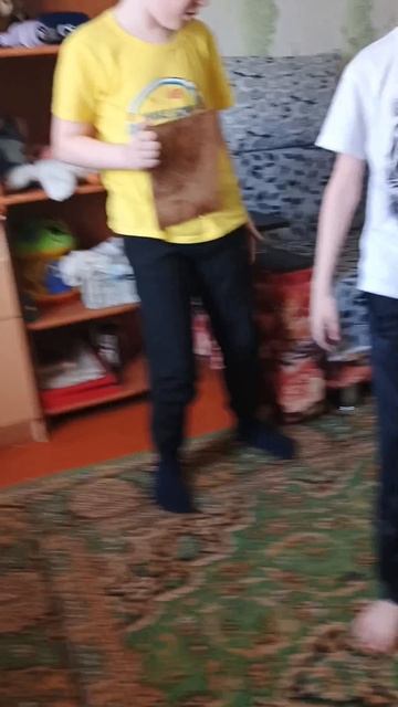 теперь Саня отлетел 