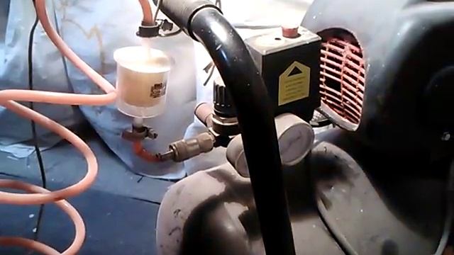 №45- Покрасил крыло красным цветом.