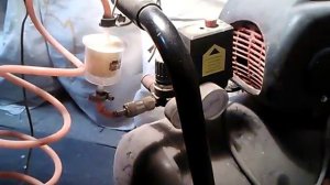 №45- Покрасил крыло красным цветом.