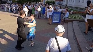 Ждем с нетерпением.. Танцы на улице