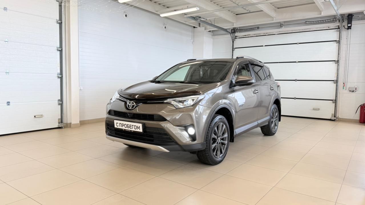 Toyota RAV4, 2015 год
