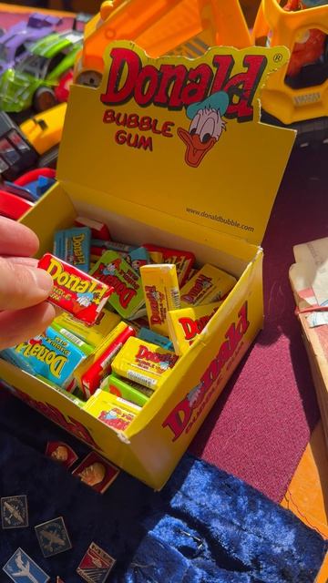 Блошиный рынок. Жвачки Дональд привет из 90-х
