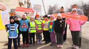 Малыши из детского сада напомнили взрослым о правилах дорожного движения