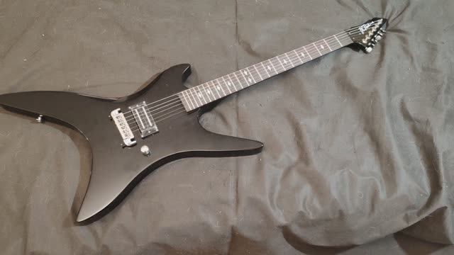 Обзор сборки доработанной китайской реплики BC Rich Stealth Chuck Schuldiner