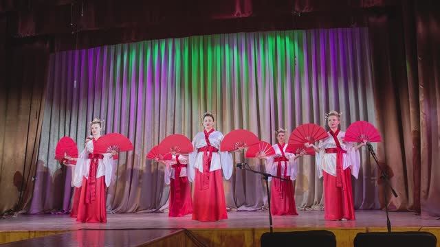 Китайский танец Д.С № 120 Смотр самодеятельного  творчества работников  образования