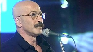 Кому посвящает свои песни о любви Александр Розенбаум - жене или другим женщинам?