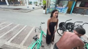 Беженец🇮🇩Бали. КАТАЕМСЯ НА ВЕЛИКАХ ПО ГИЛИ. РЫНОК МОРЕПРОДУКТОВ. АДОЛЬФ-ЖИВ И ОН НЕ В АРГЕНТИНЕ!