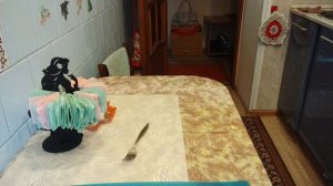 Салат с капустой.